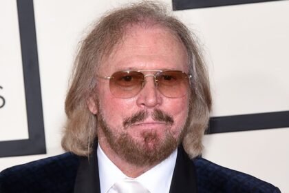 Barry Gibb Net Worth